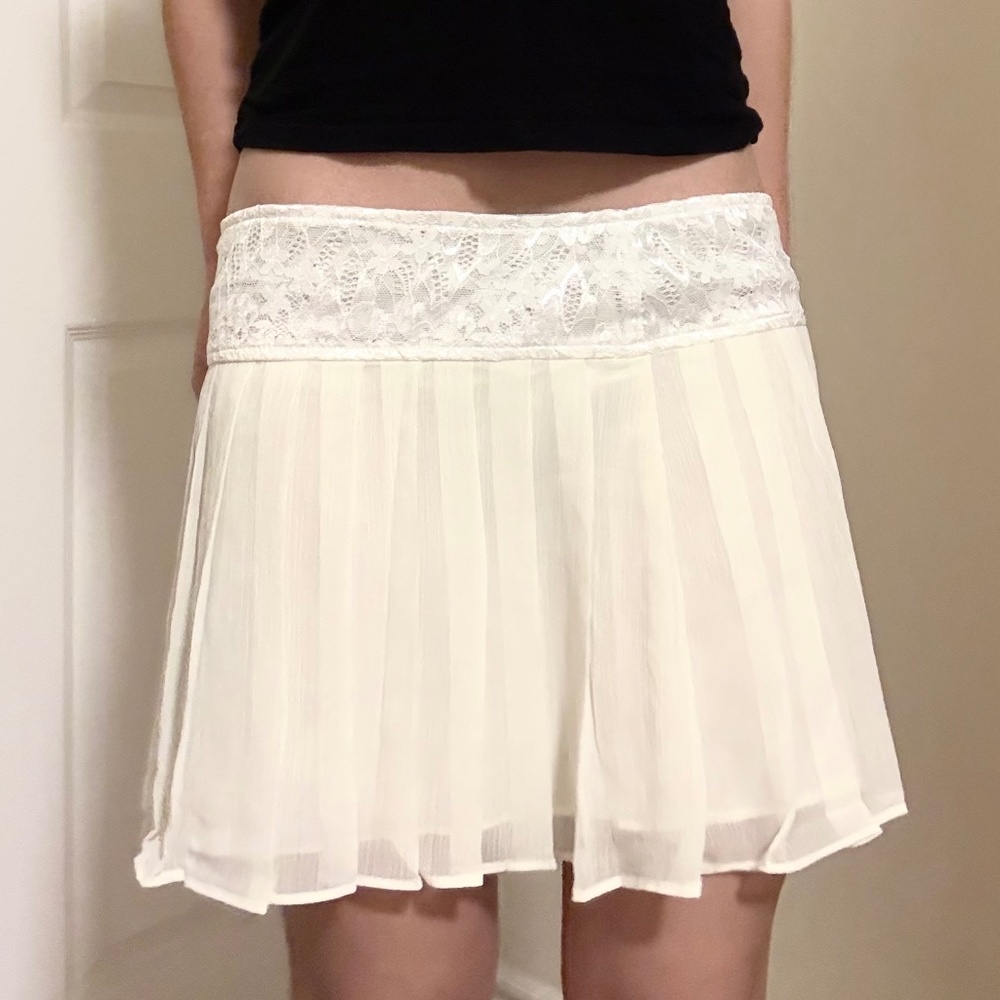 motel rocks akara pleated chiffon mini skirt with lace trim